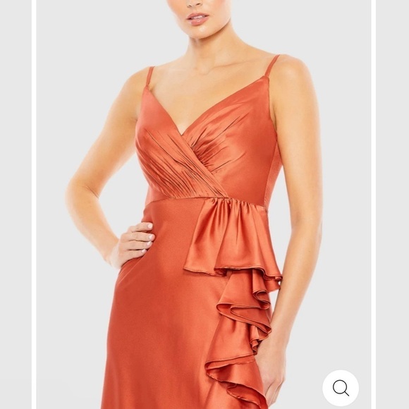 V-NECK SPAGHETTI STRAP SATIN GOWN size 10 - Picture 2 of 10